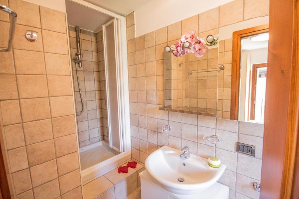 Apartment Just Close To The Lake In 벨라지오 외부 사진